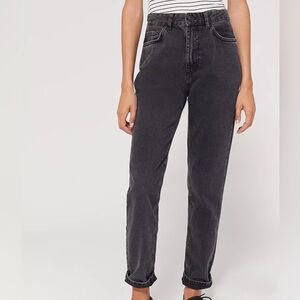 Women's BDG High-Waisted Mom Jean - Washed Black